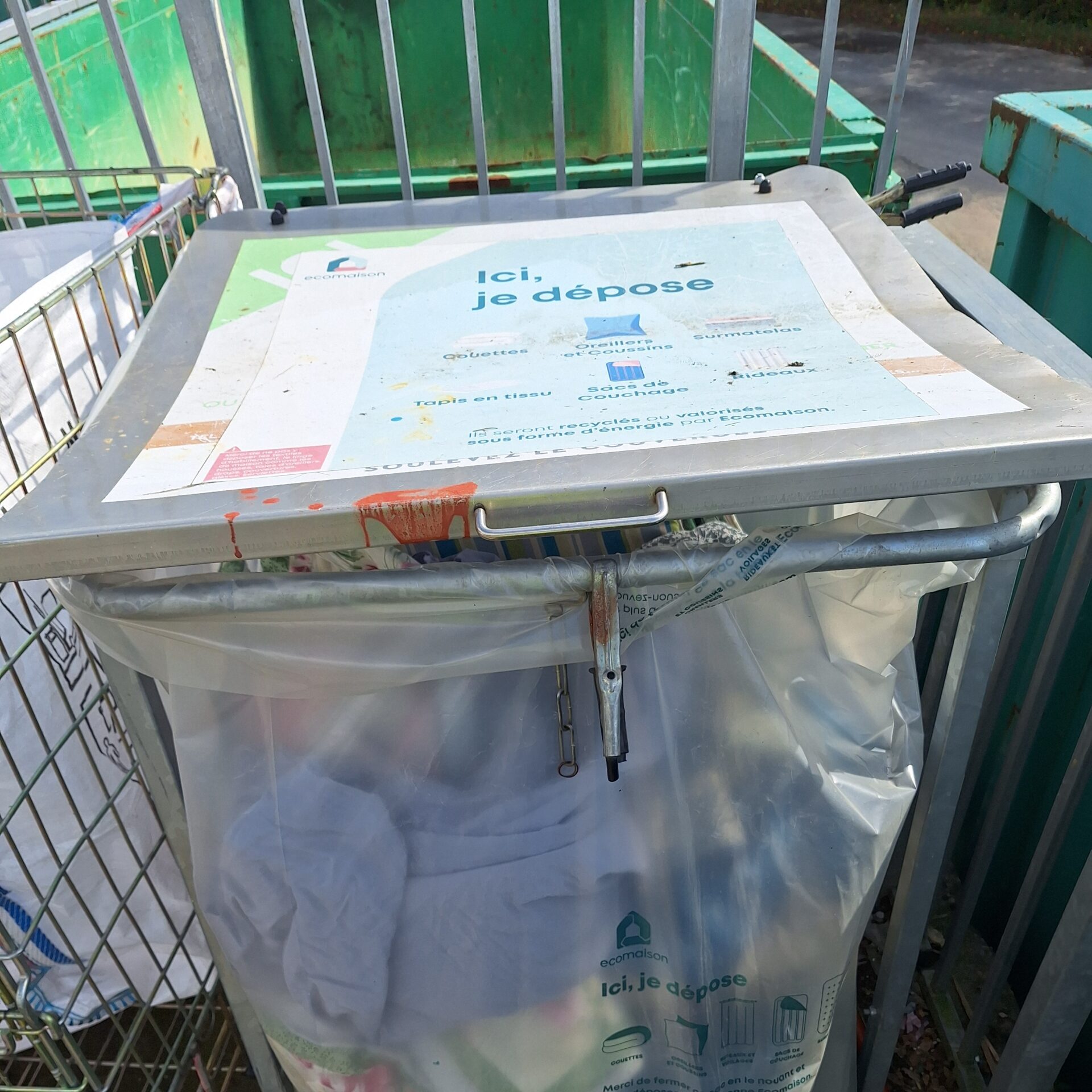sac de collecte des couettes éco-maison en déchetterie